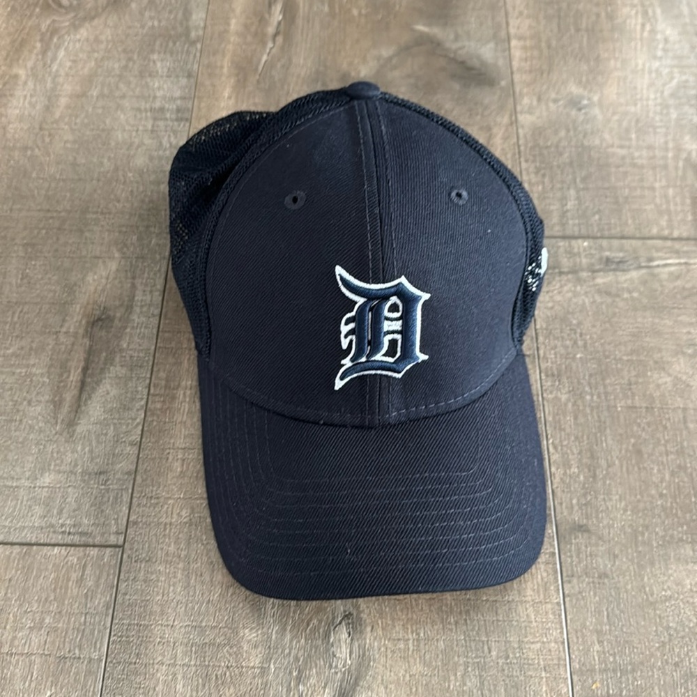 New Era 39Thirty Detroit Tigers baseball cap NWOT M/L